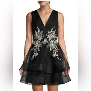 BCBGMAXAZRIA Black Tulle Embroidered Tiered Dress size 6 / Almost New